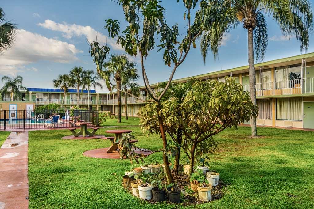 Red Roof Inn Vero Beach - I-95 Buitenkant foto